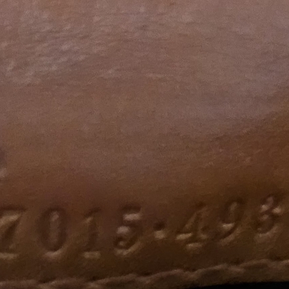 AUTHENTIC GUCCI GG embossed compact with snap wallet - Picture 9 of 9